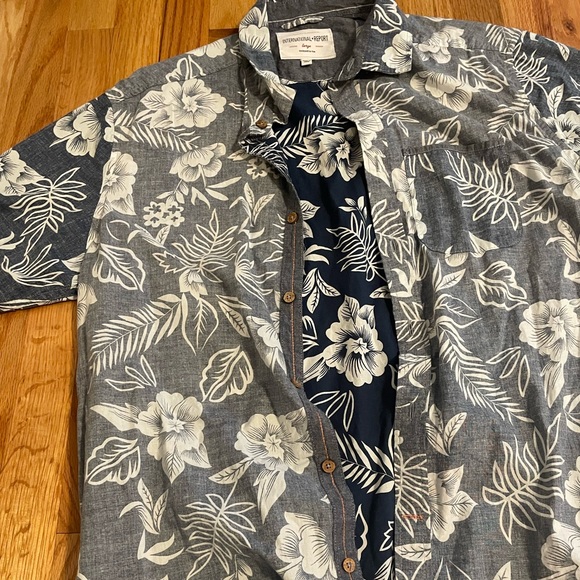 International Report Men's Print Shirt - Picture 2 of 7